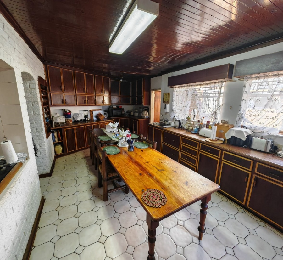 6 Bedroom Property for Sale in Heuwelsig Free State